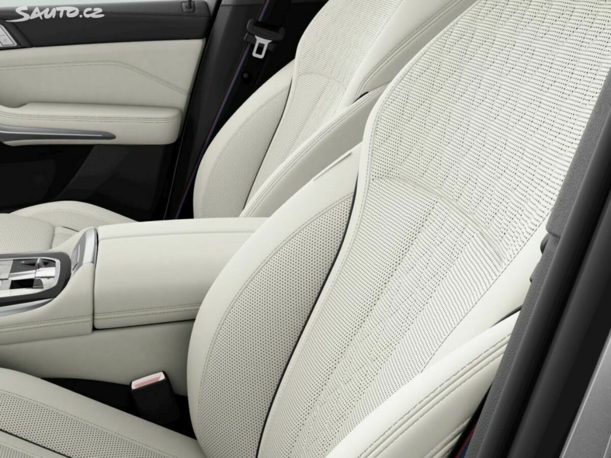 Fotografie vozu - klik pro zvětšení