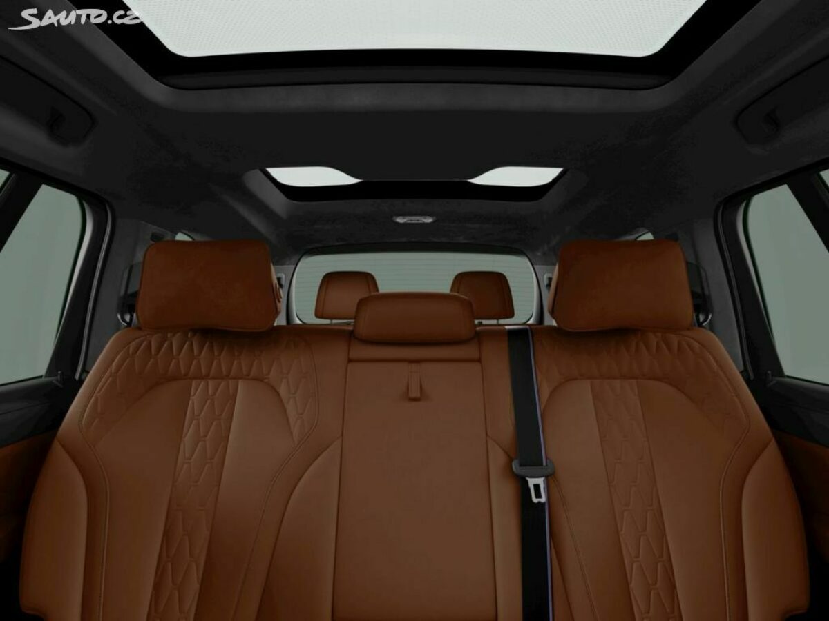 Fotografie vozu - klik pro zvětšení