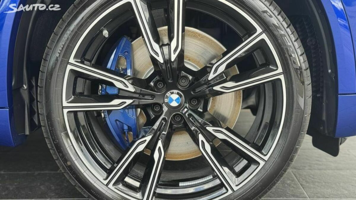 Fotografie vozu - klik pro zvětšení