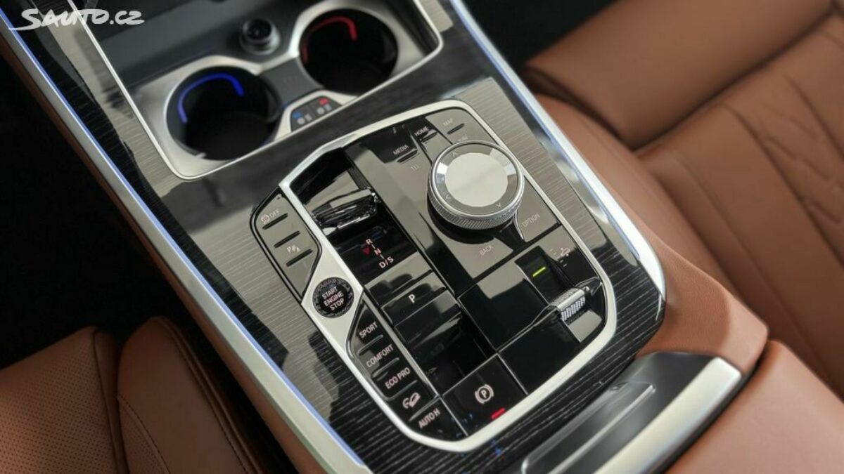 Fotografie vozu - klik pro zvětšení