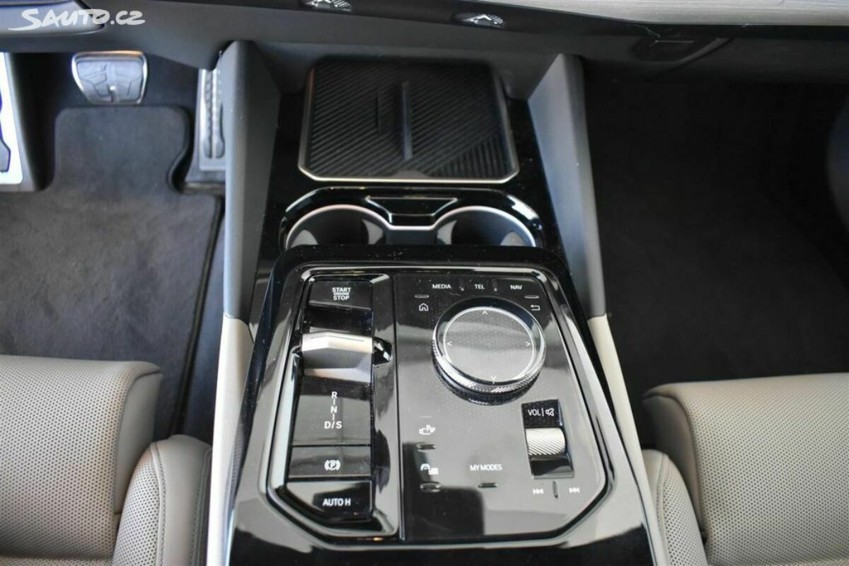 Fotografie vozu - klik pro zvětšení