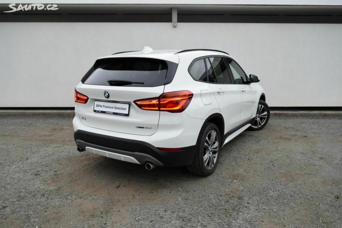 Fotografie vozu - klik pro zvětšení