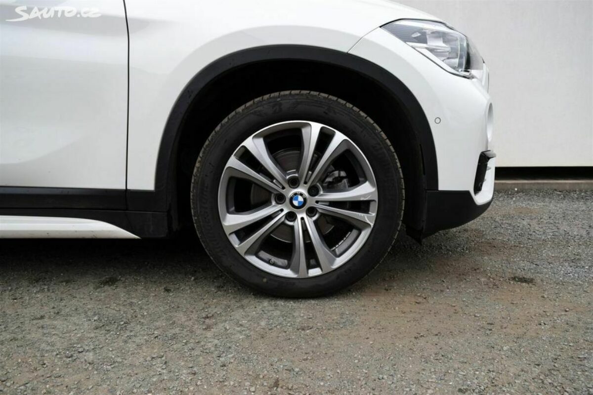 Fotografie vozu - klik pro zvětšení