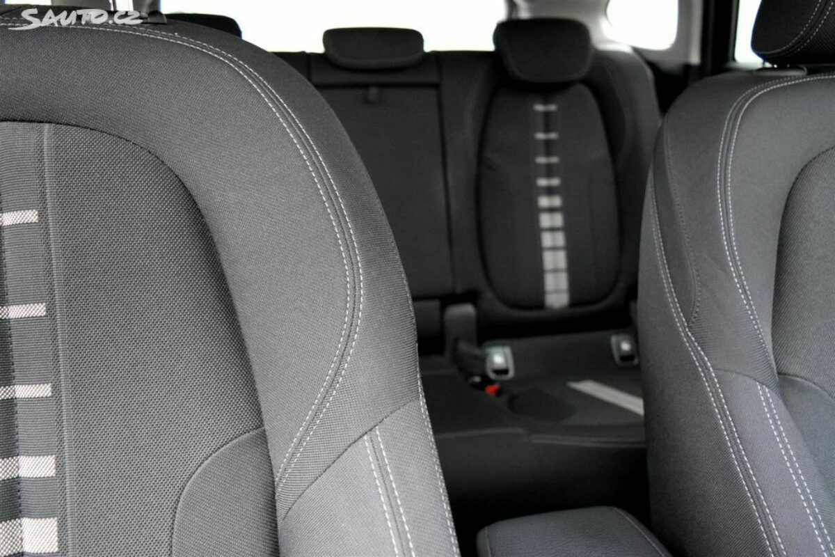 Fotografie vozu - klik pro zvětšení