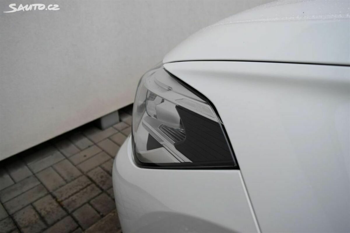 Fotografie vozu - klik pro zvětšení