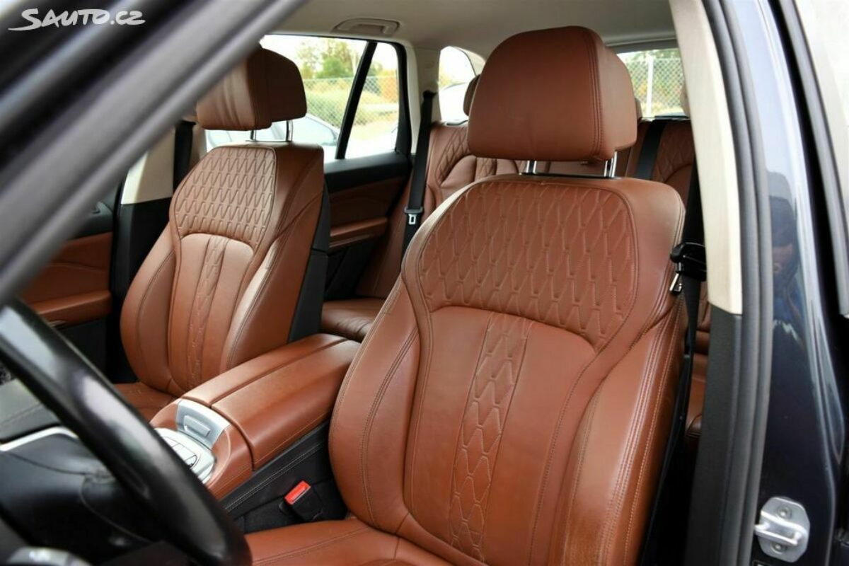 Fotografie vozu - klik pro zvětšení