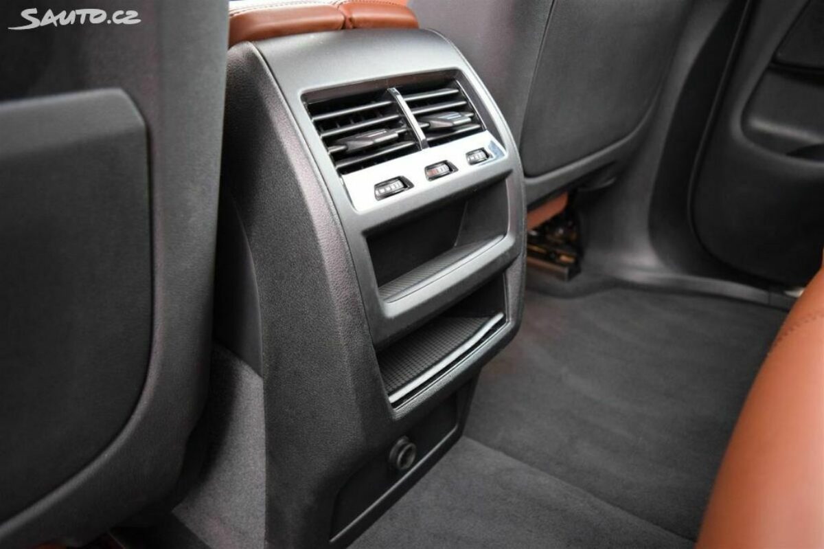 Fotografie vozu - klik pro zvětšení