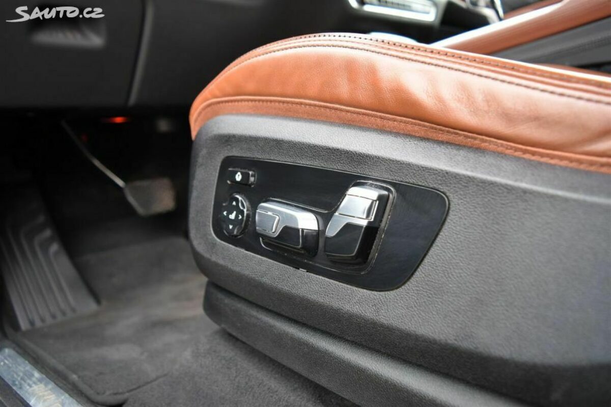 Fotografie vozu - klik pro zvětšení