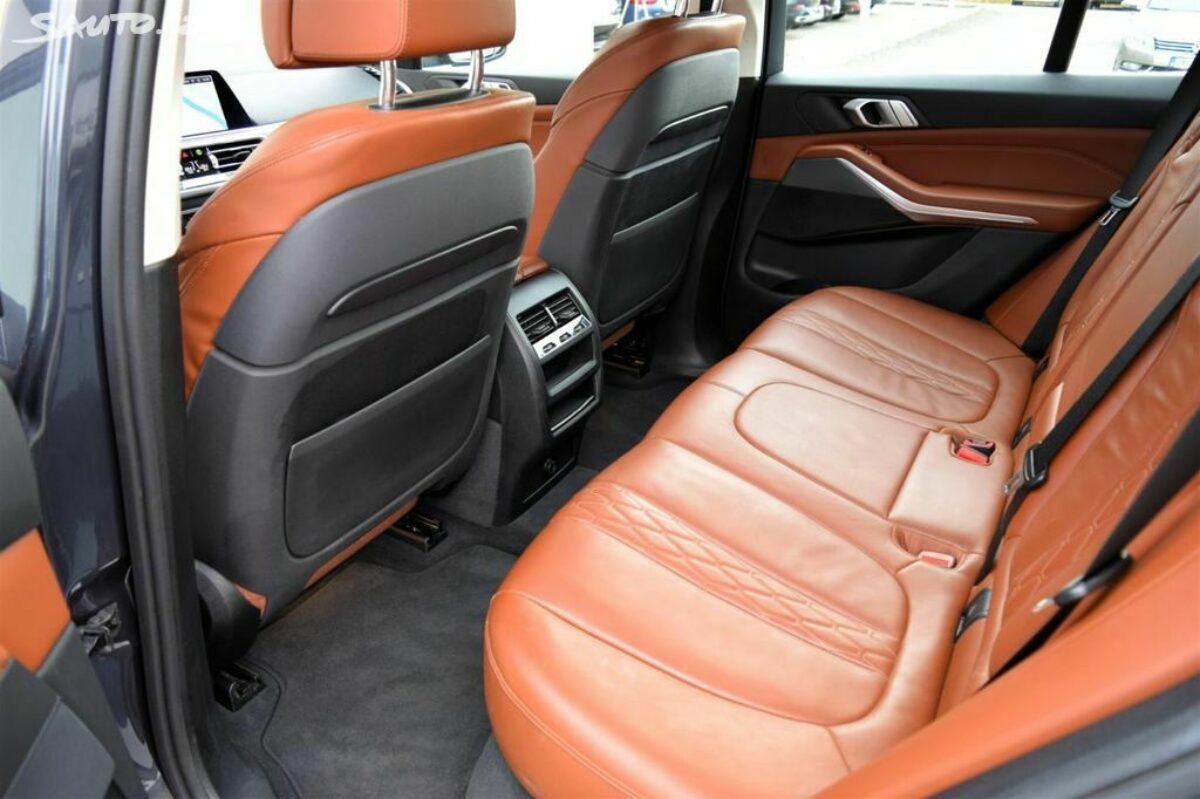 Fotografie vozu - klik pro zvětšení