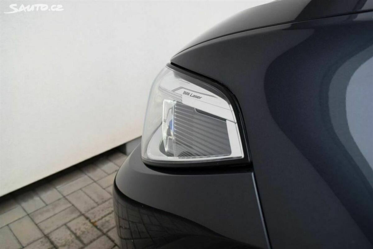 Fotografie vozu - klik pro zvětšení