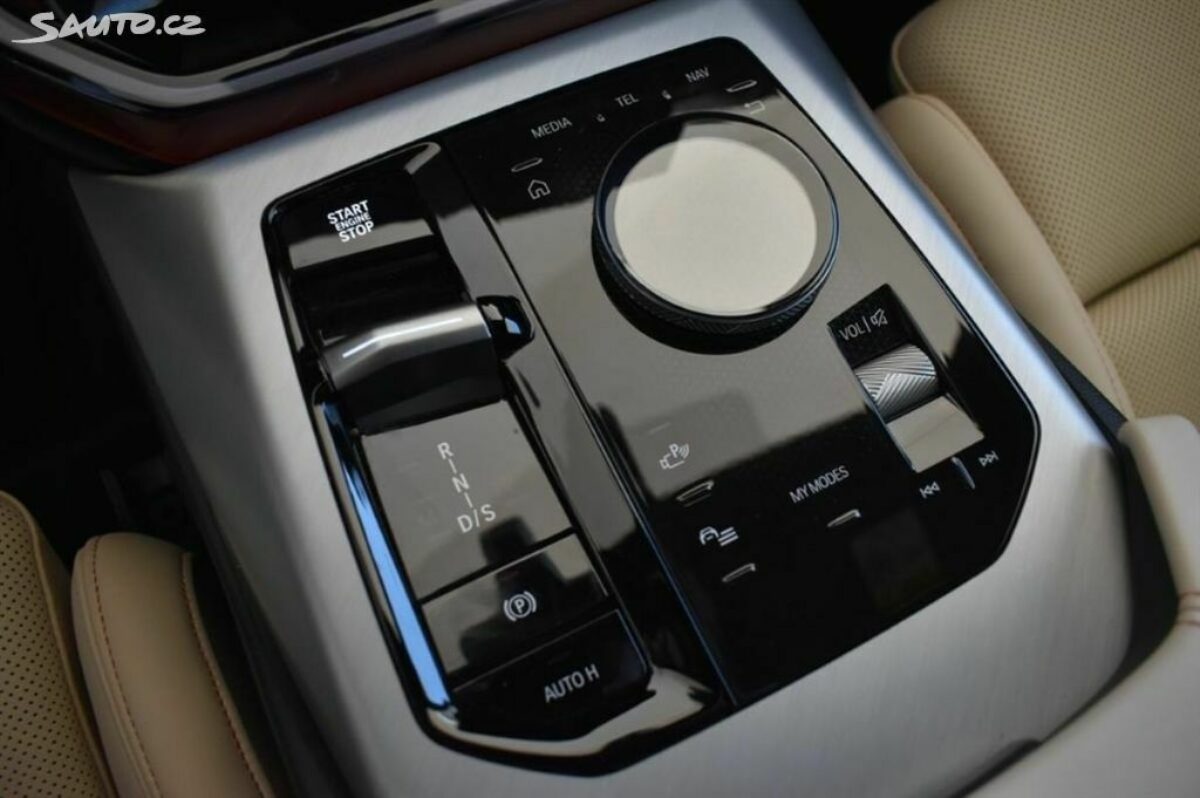 Fotografie vozu - klik pro zvětšení