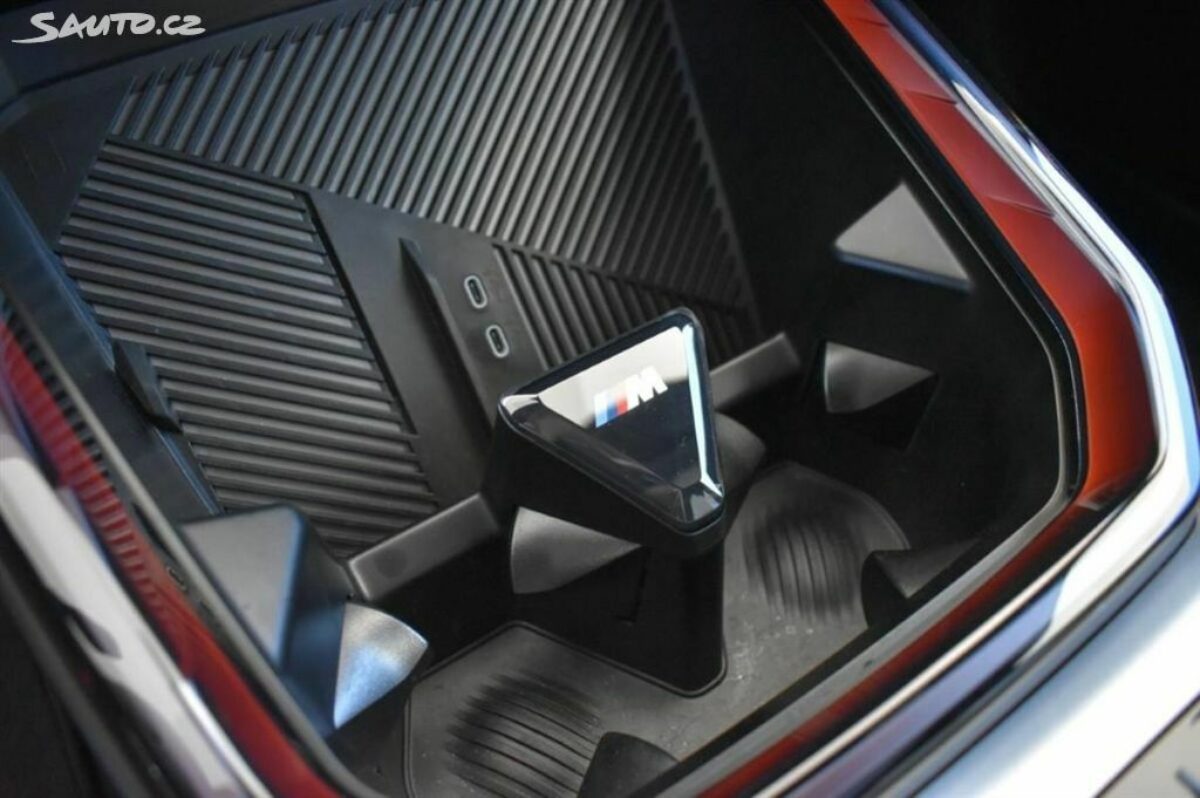 Fotografie vozu - klik pro zvětšení