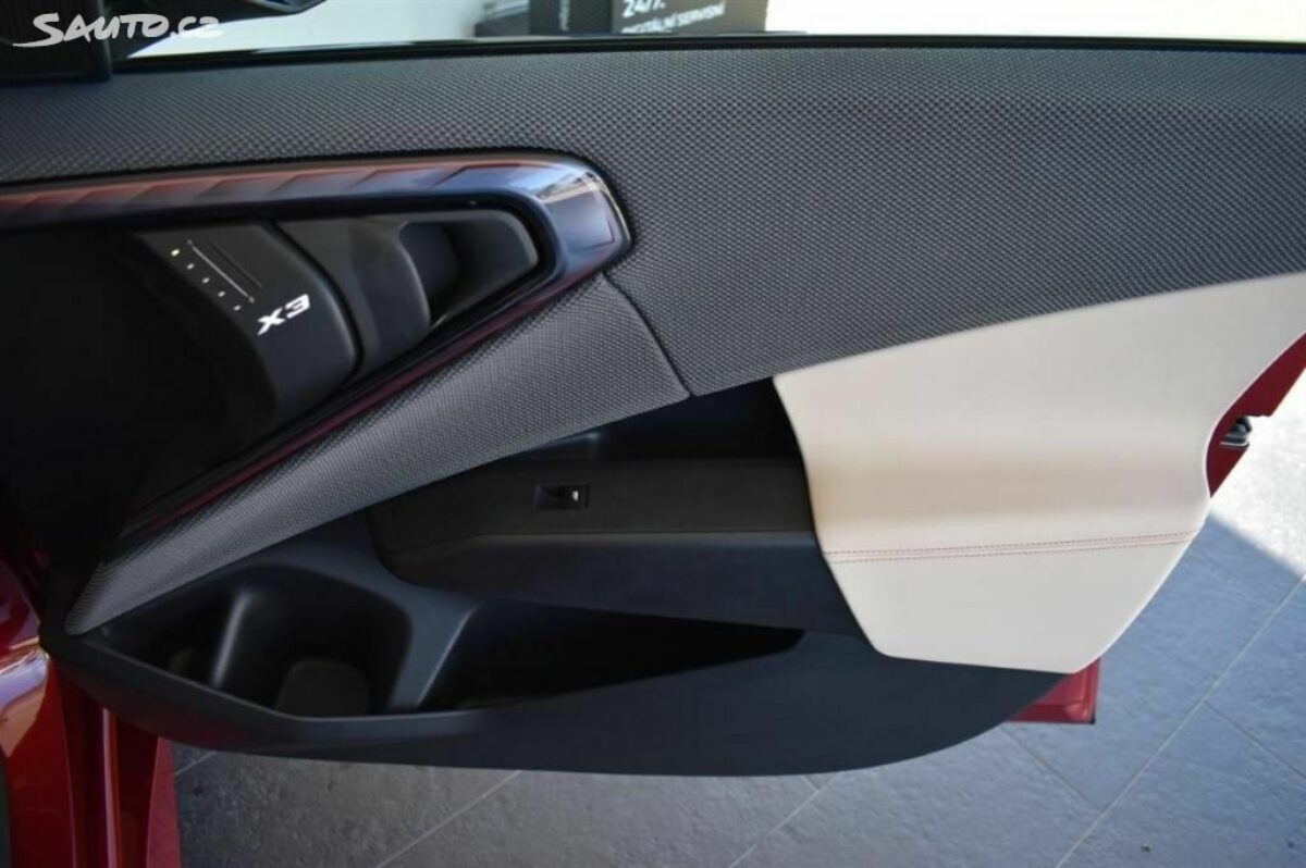 Fotografie vozu - klik pro zvětšení