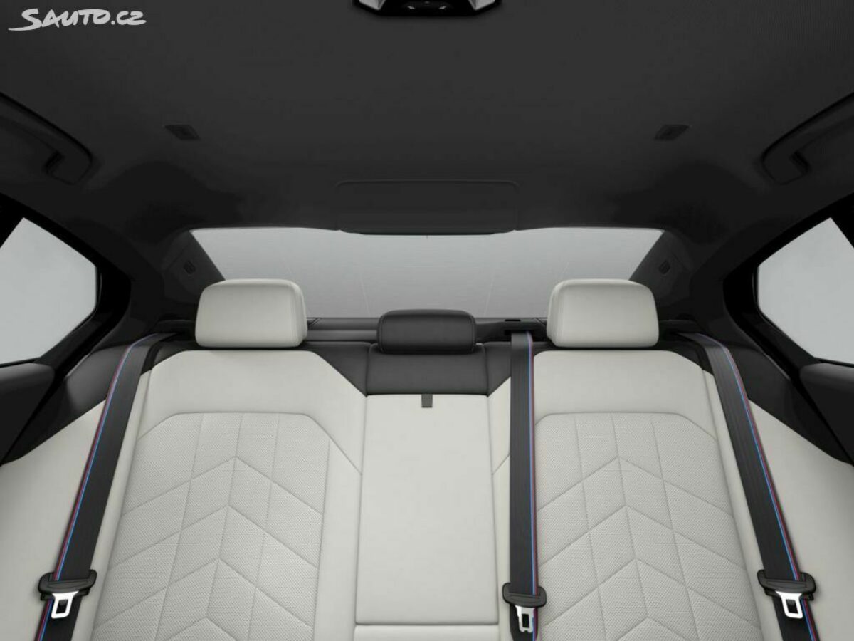 Fotografie vozu - klik pro zvětšení