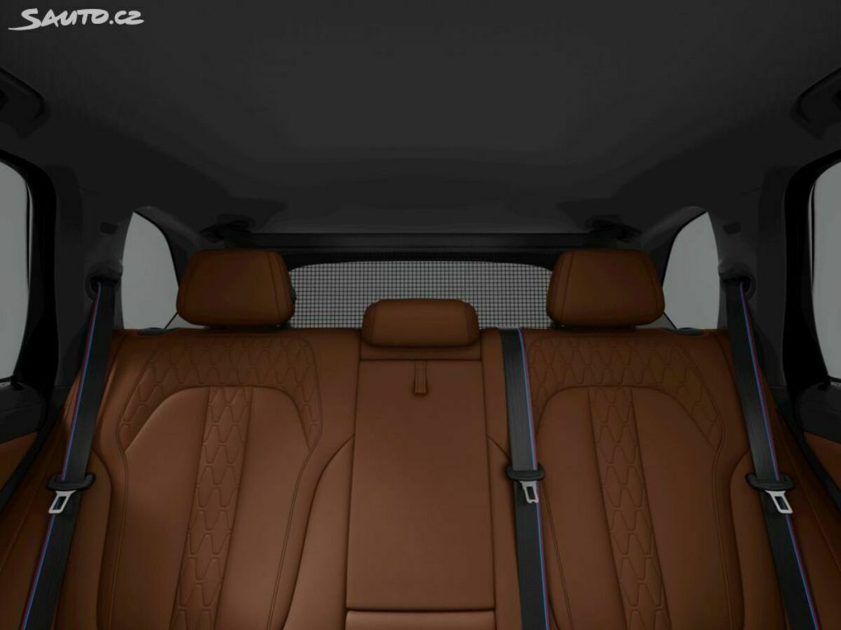 Fotografie vozu - klik pro zvětšení