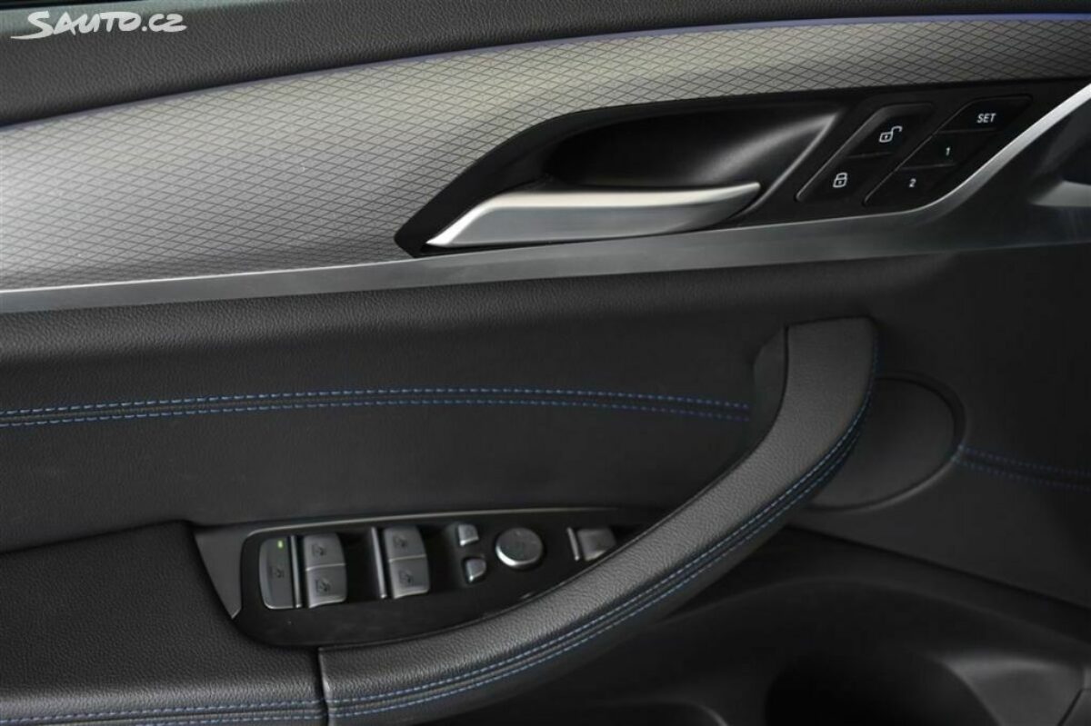 Fotografie vozu - klik pro zvětšení