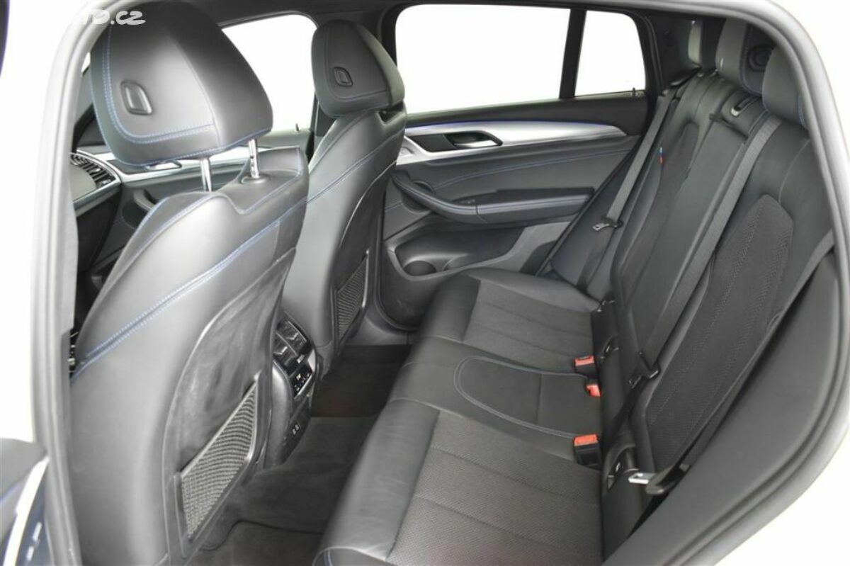 Fotografie vozu - klik pro zvětšení