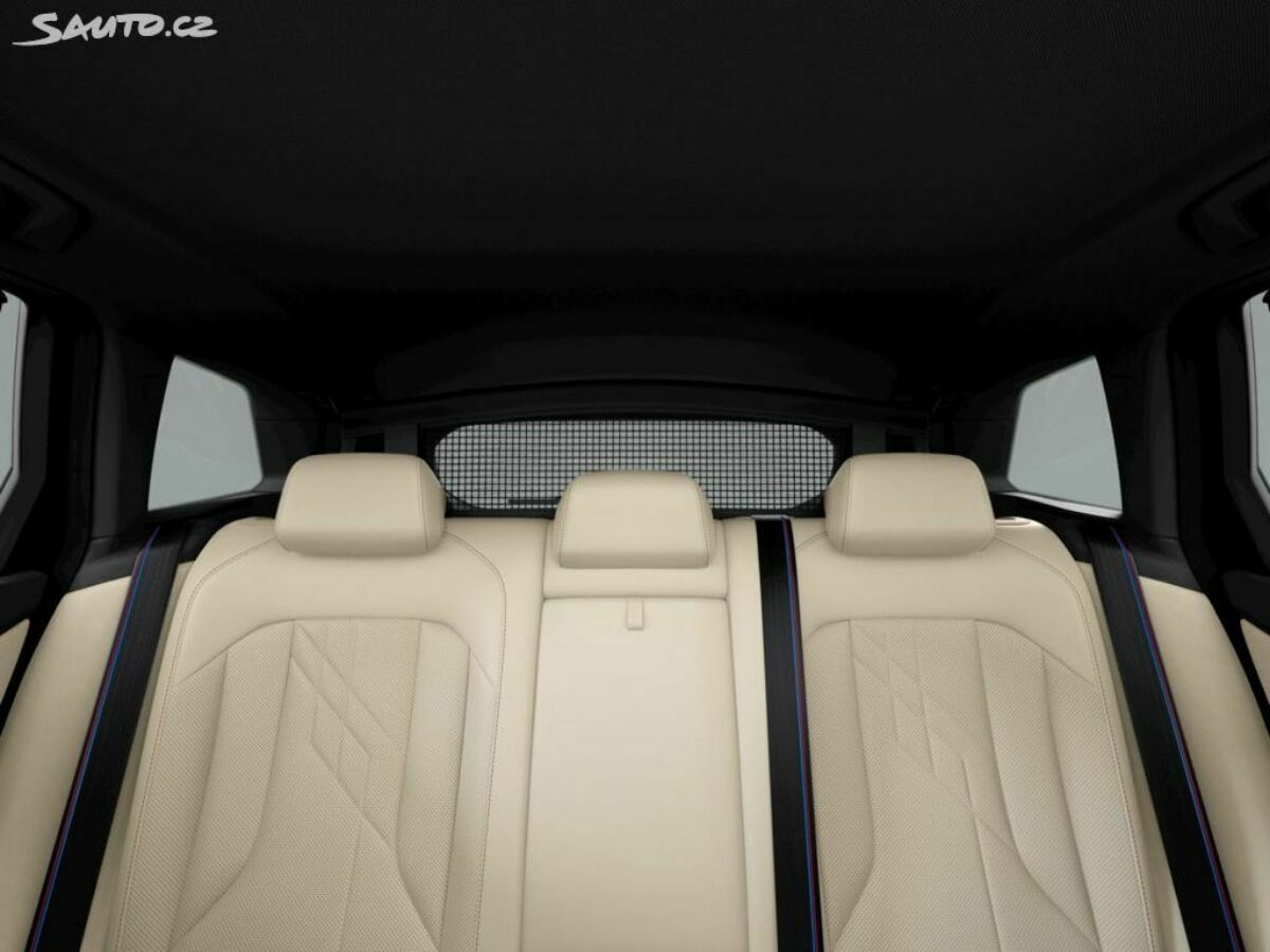 Fotografie vozu - klik pro zvětšení