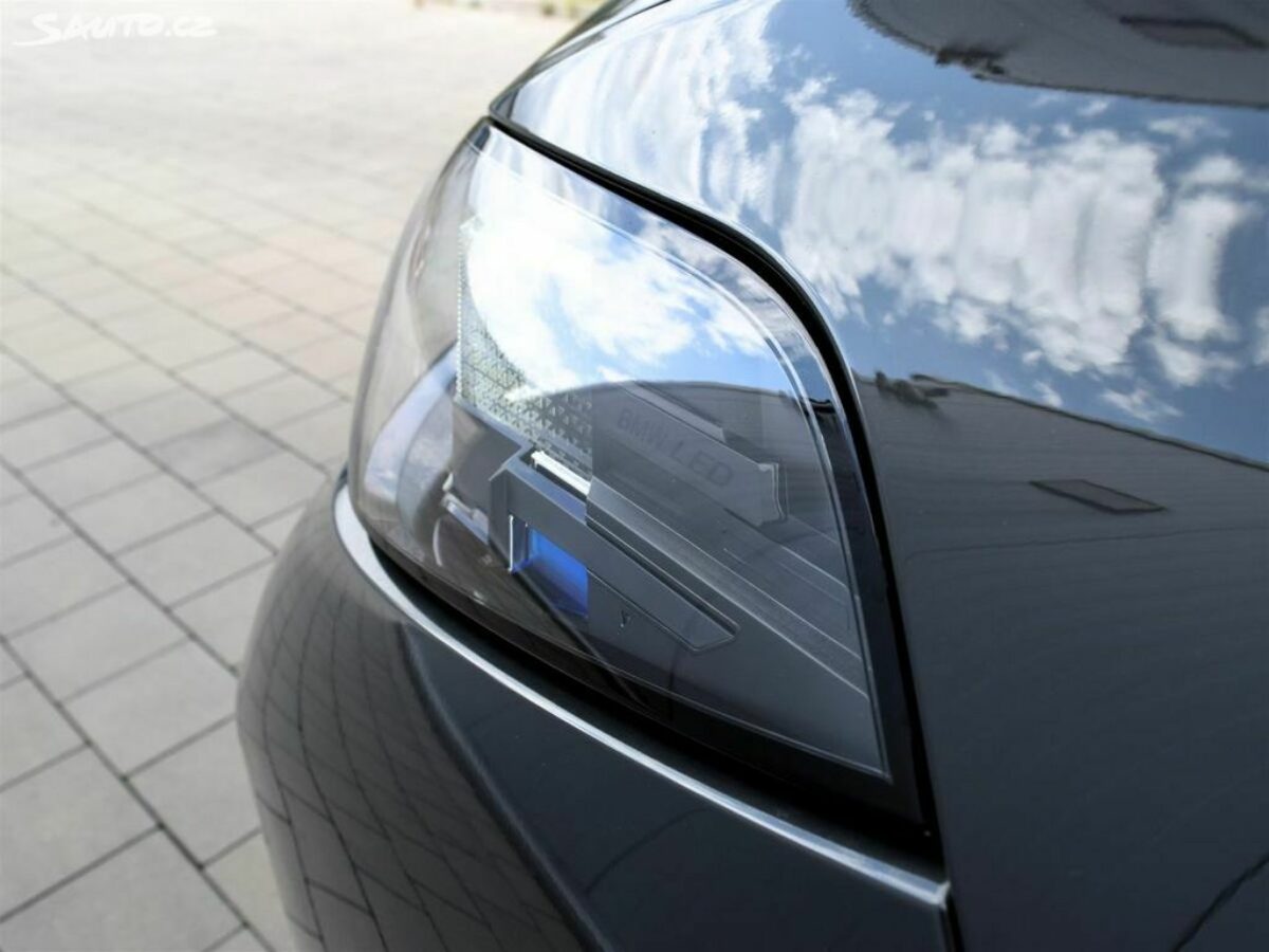 Fotografie vozu - klik pro zvětšení