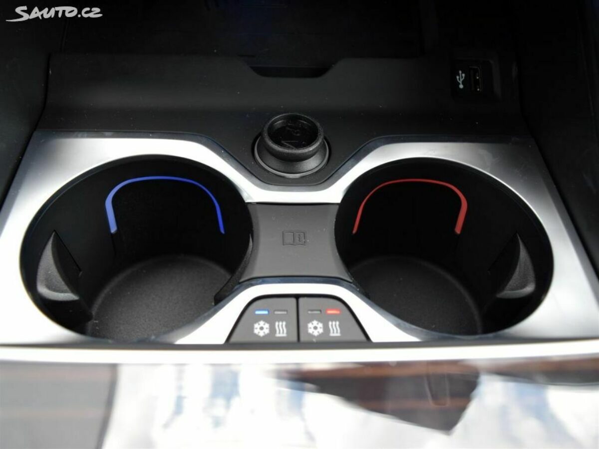 Fotografie vozu - klik pro zvětšení