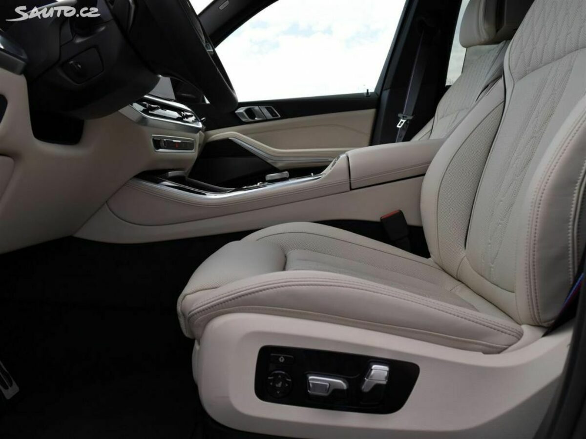 Fotografie vozu - klik pro zvětšení