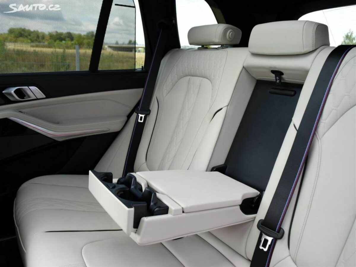 Fotografie vozu - klik pro zvětšení