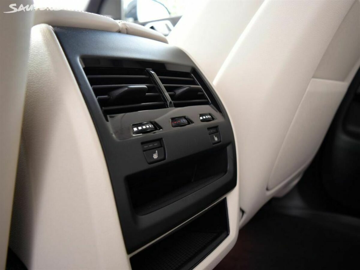 Fotografie vozu - klik pro zvětšení