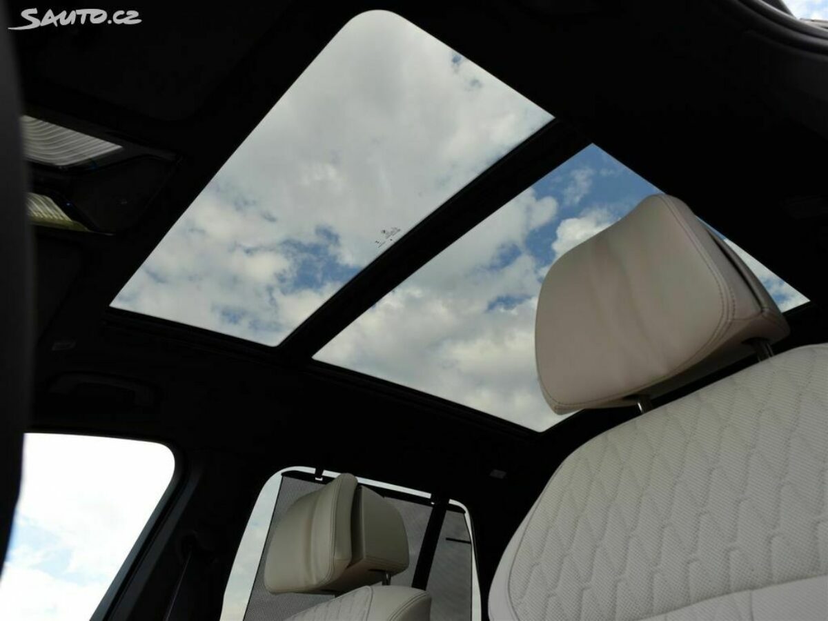 Fotografie vozu - klik pro zvětšení