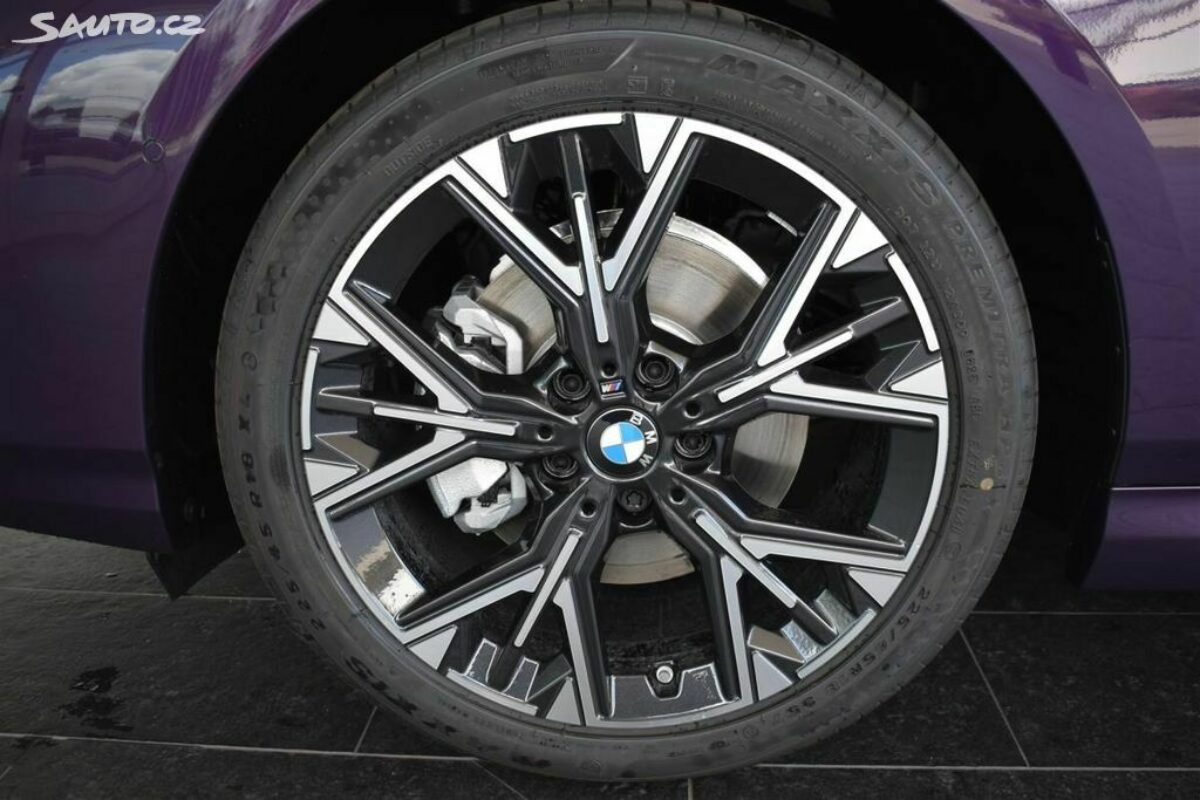 Fotografie vozu - klik pro zvětšení