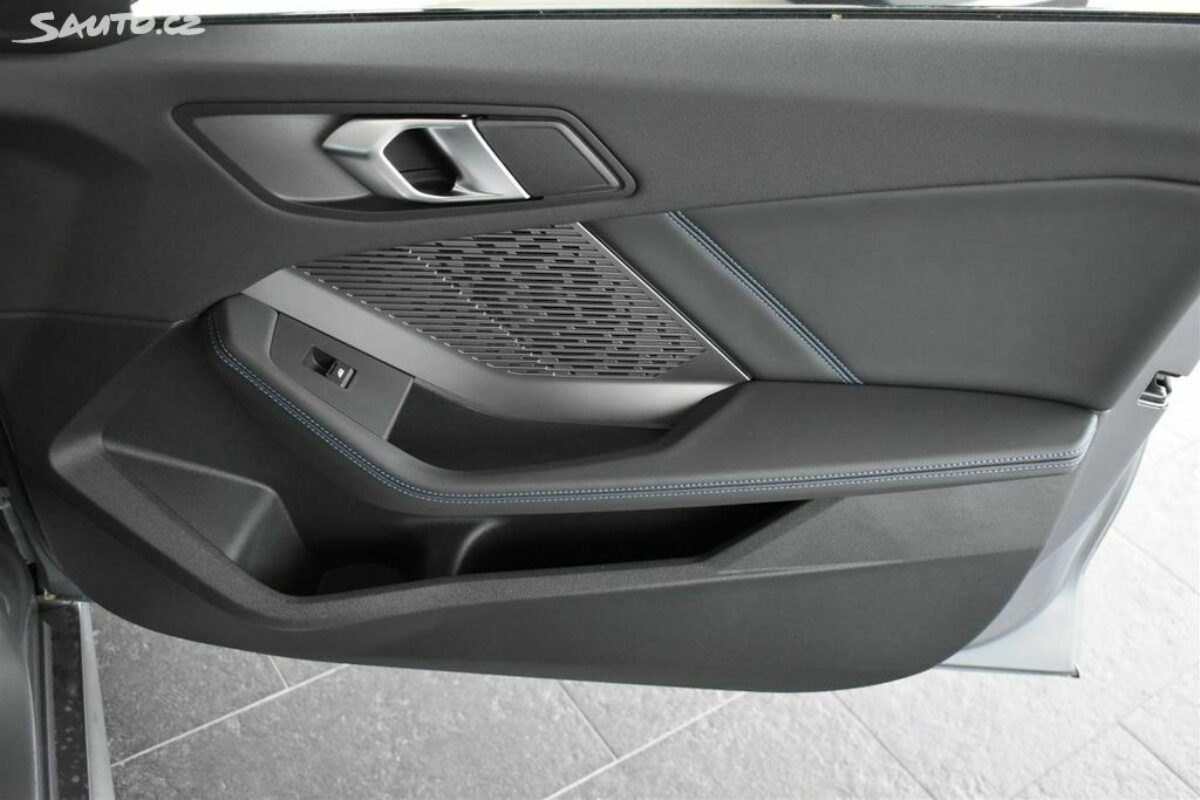 Fotografie vozu - klik pro zvětšení