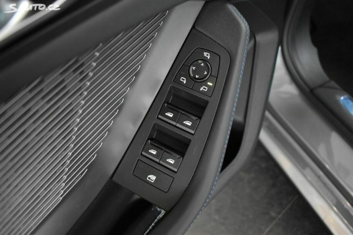 Fotografie vozu - klik pro zvětšení