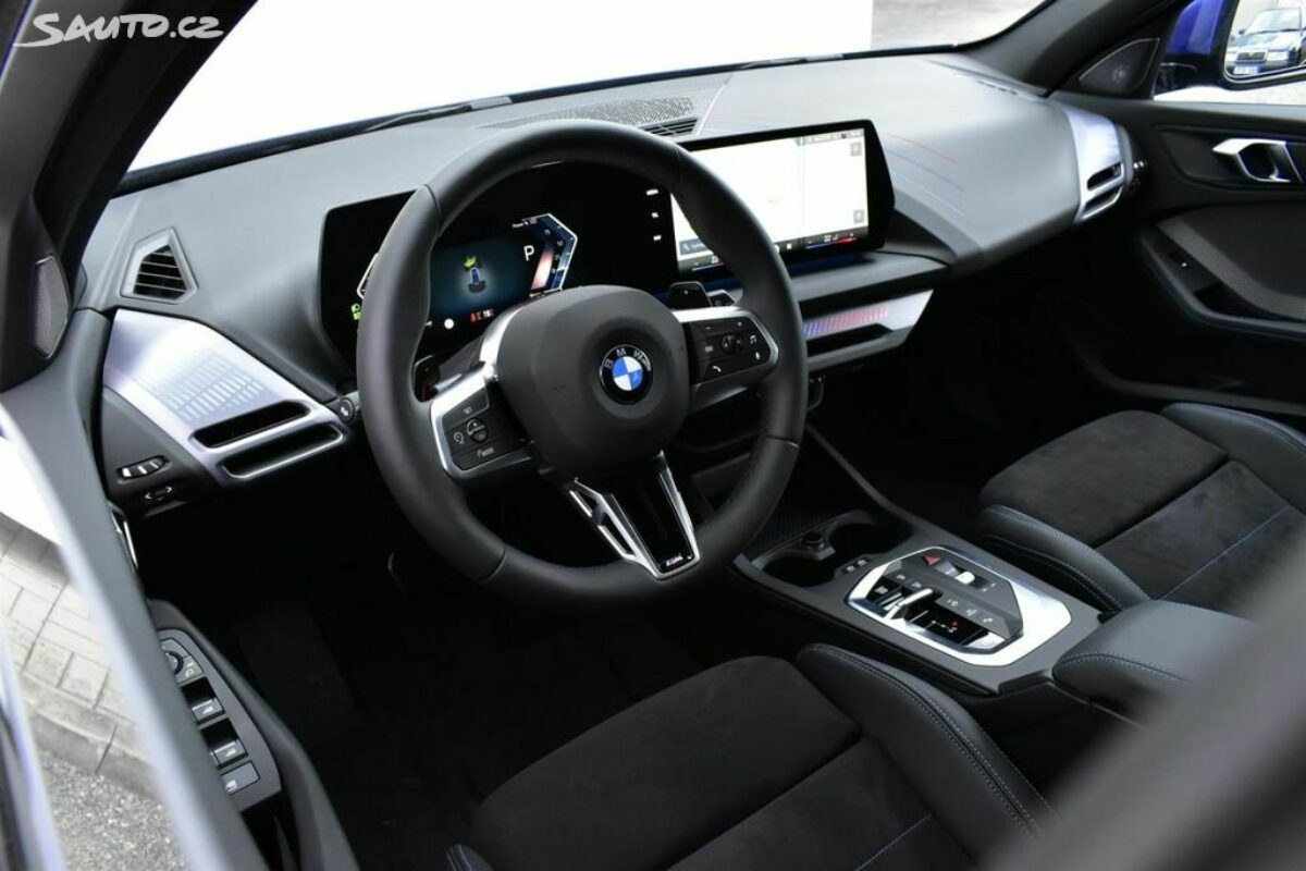 Fotografie vozu - klik pro zvětšení