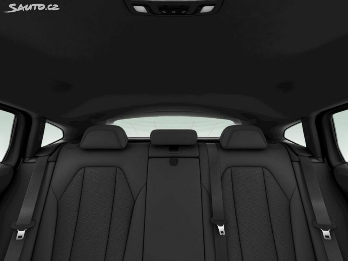 Fotografie vozu - klik pro zvětšení