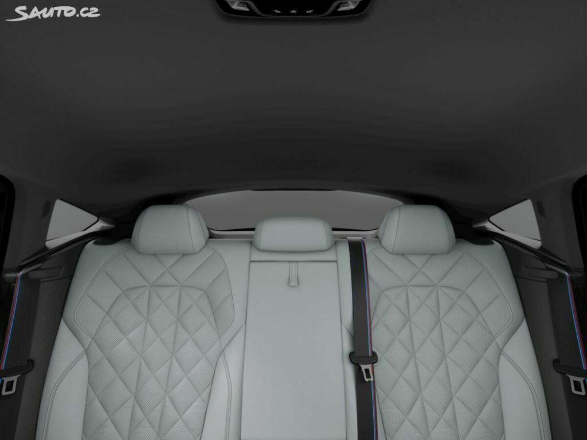 Fotografie vozu - klik pro zvětšení