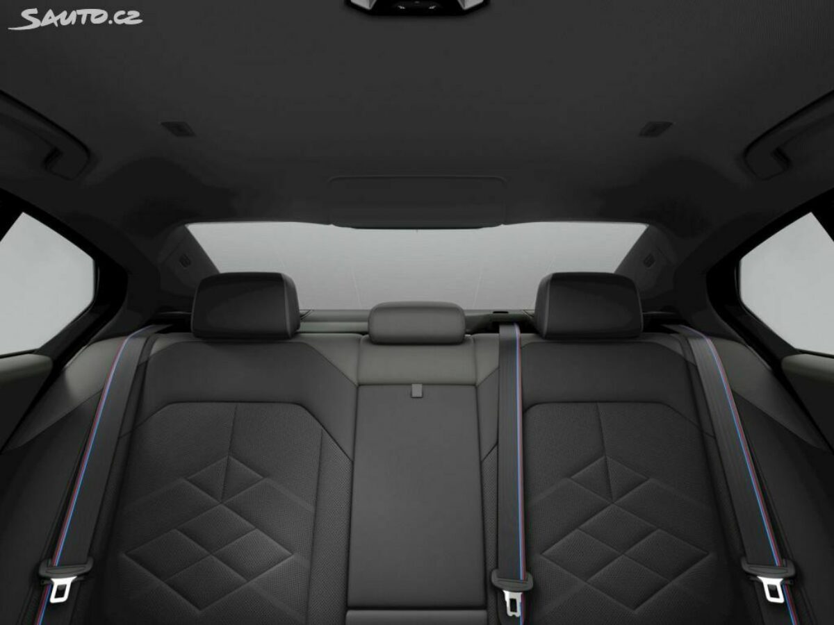 Fotografie vozu - klik pro zvětšení