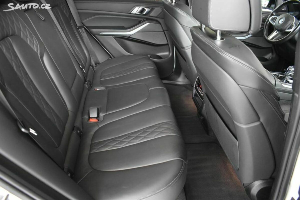 Fotografie vozu - klik pro zvětšení