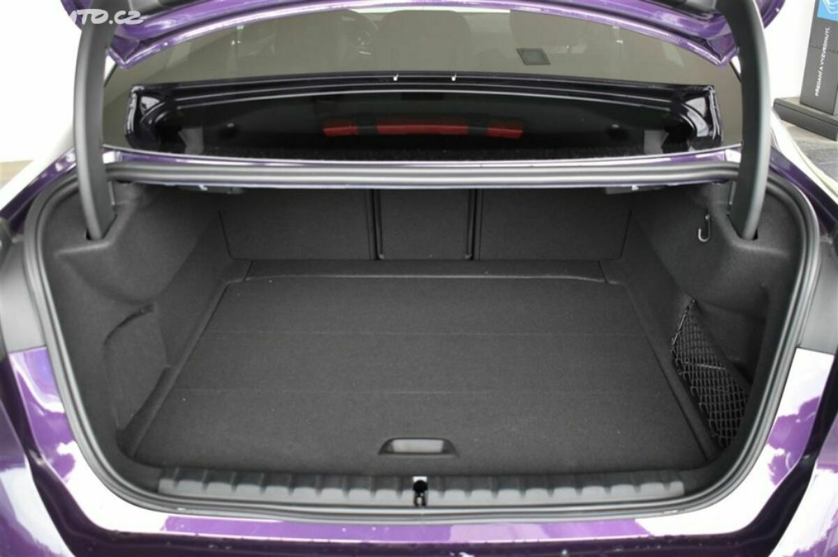 Fotografie vozu - klik pro zvětšení