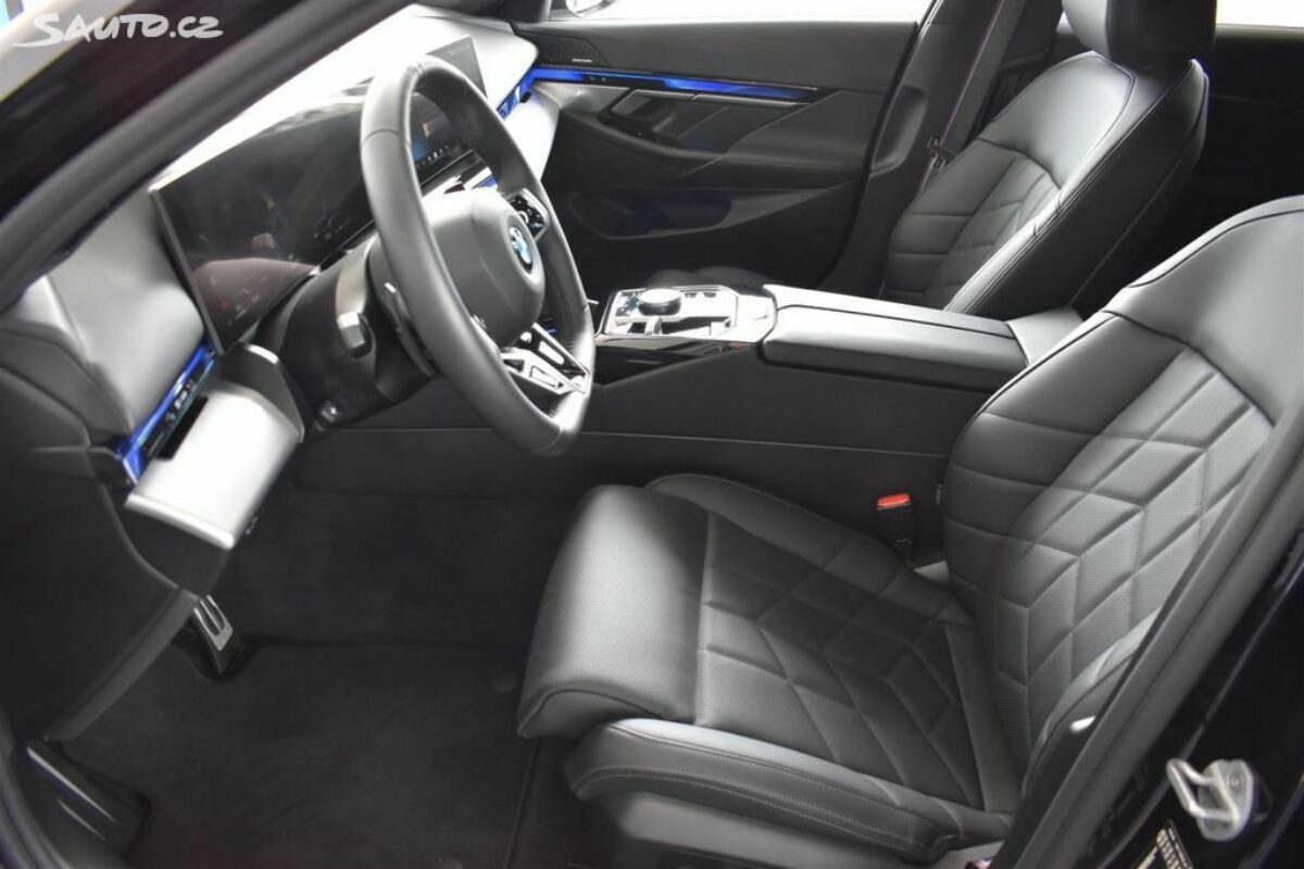 Fotografie vozu - klik pro zvětšení