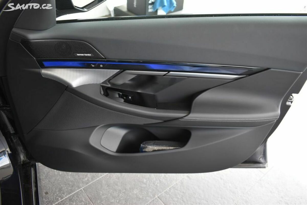 Fotografie vozu - klik pro zvětšení