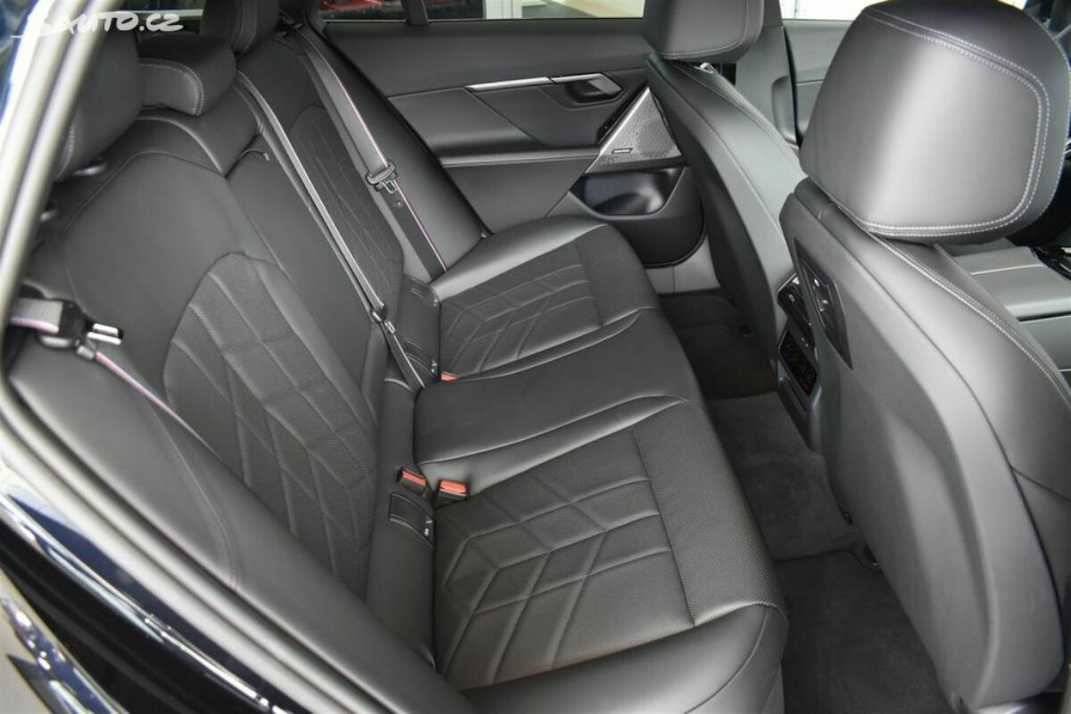 Fotografie vozu - klik pro zvětšení