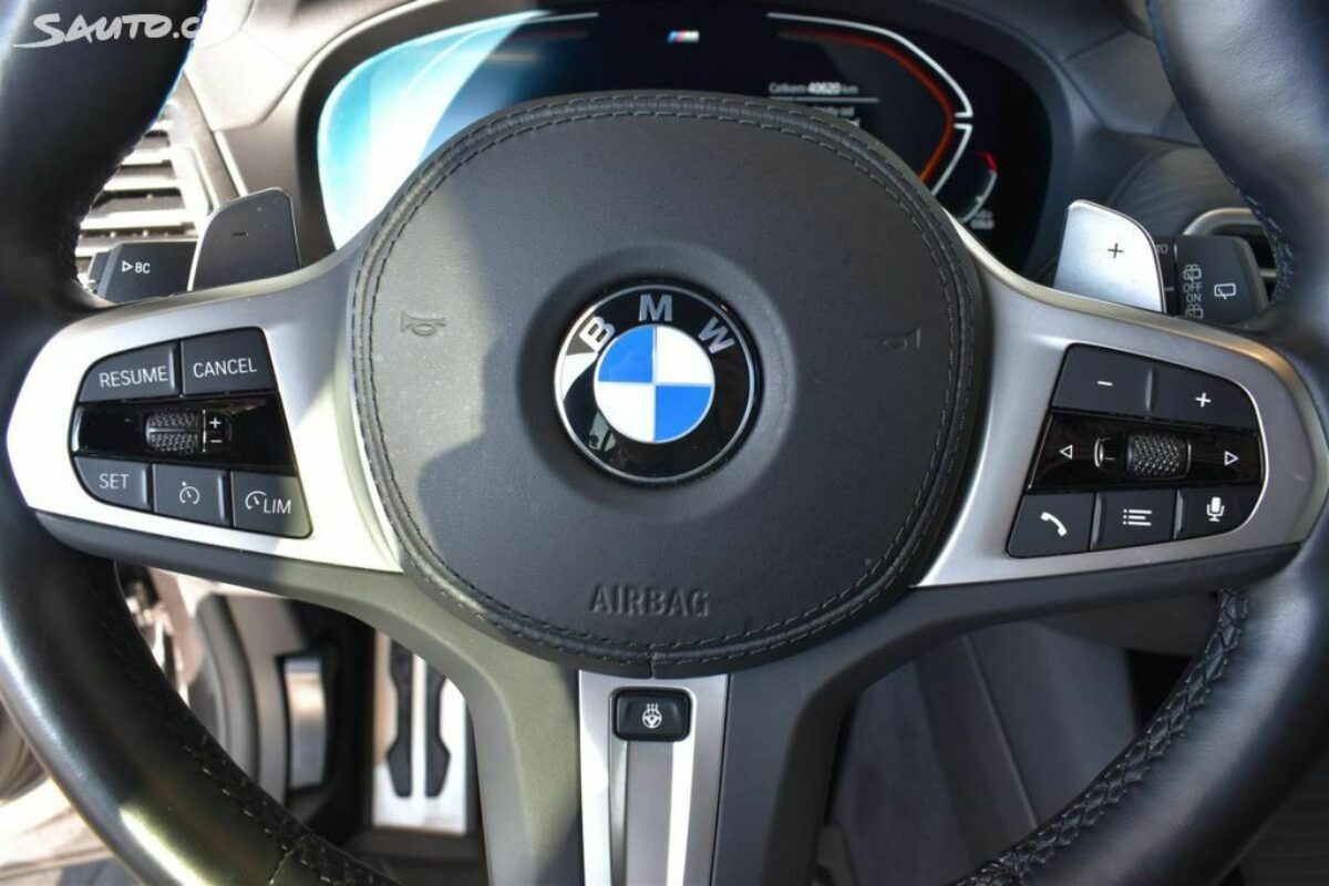 Fotografie vozu - klik pro zvětšení