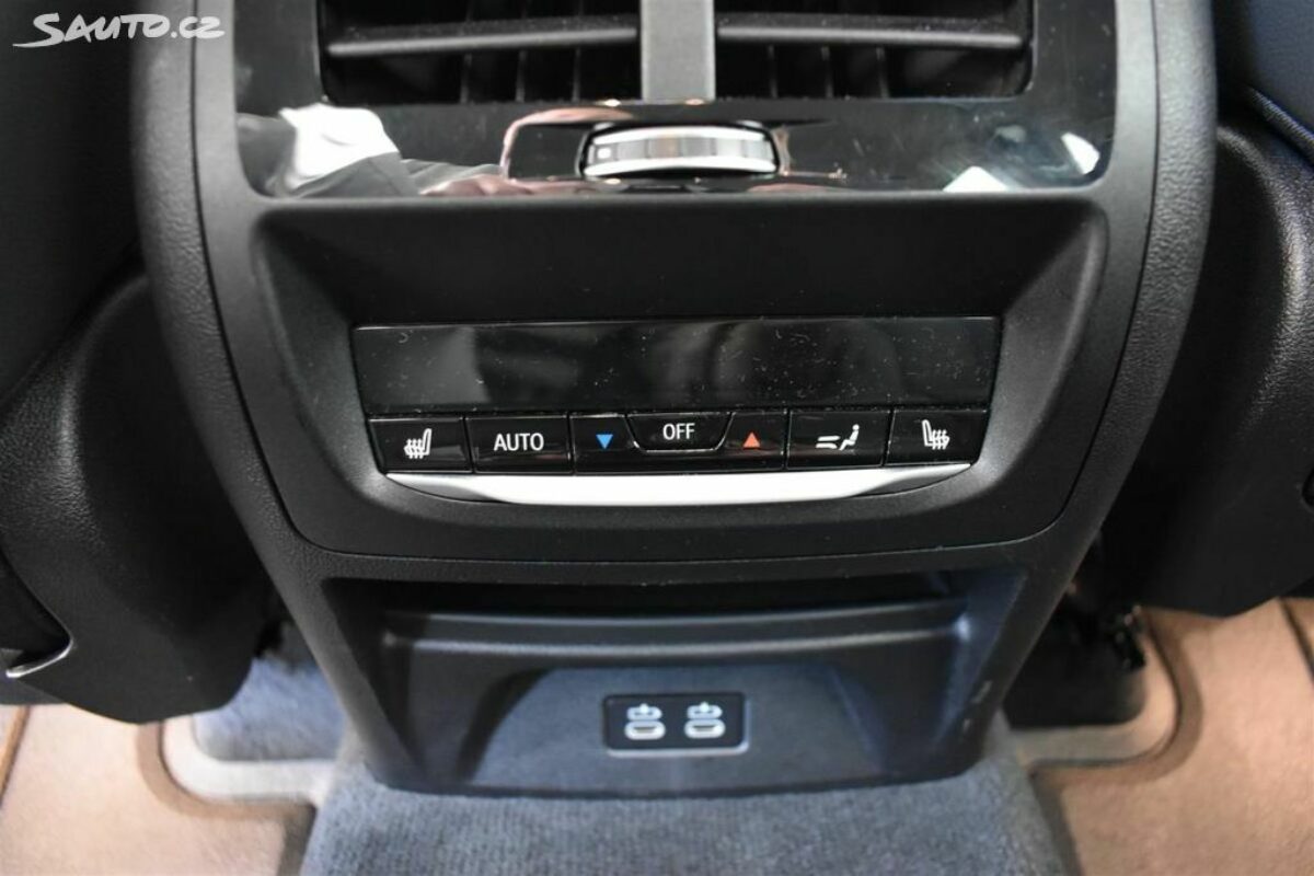 Fotografie vozu - klik pro zvětšení