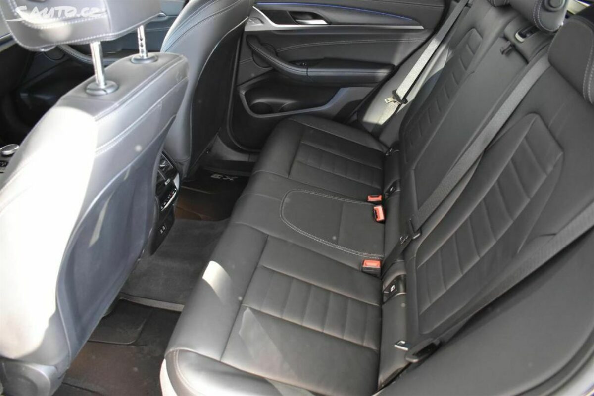 Fotografie vozu - klik pro zvětšení