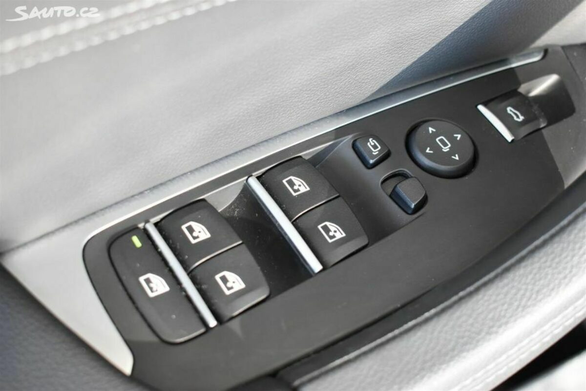 Fotografie vozu - klik pro zvětšení