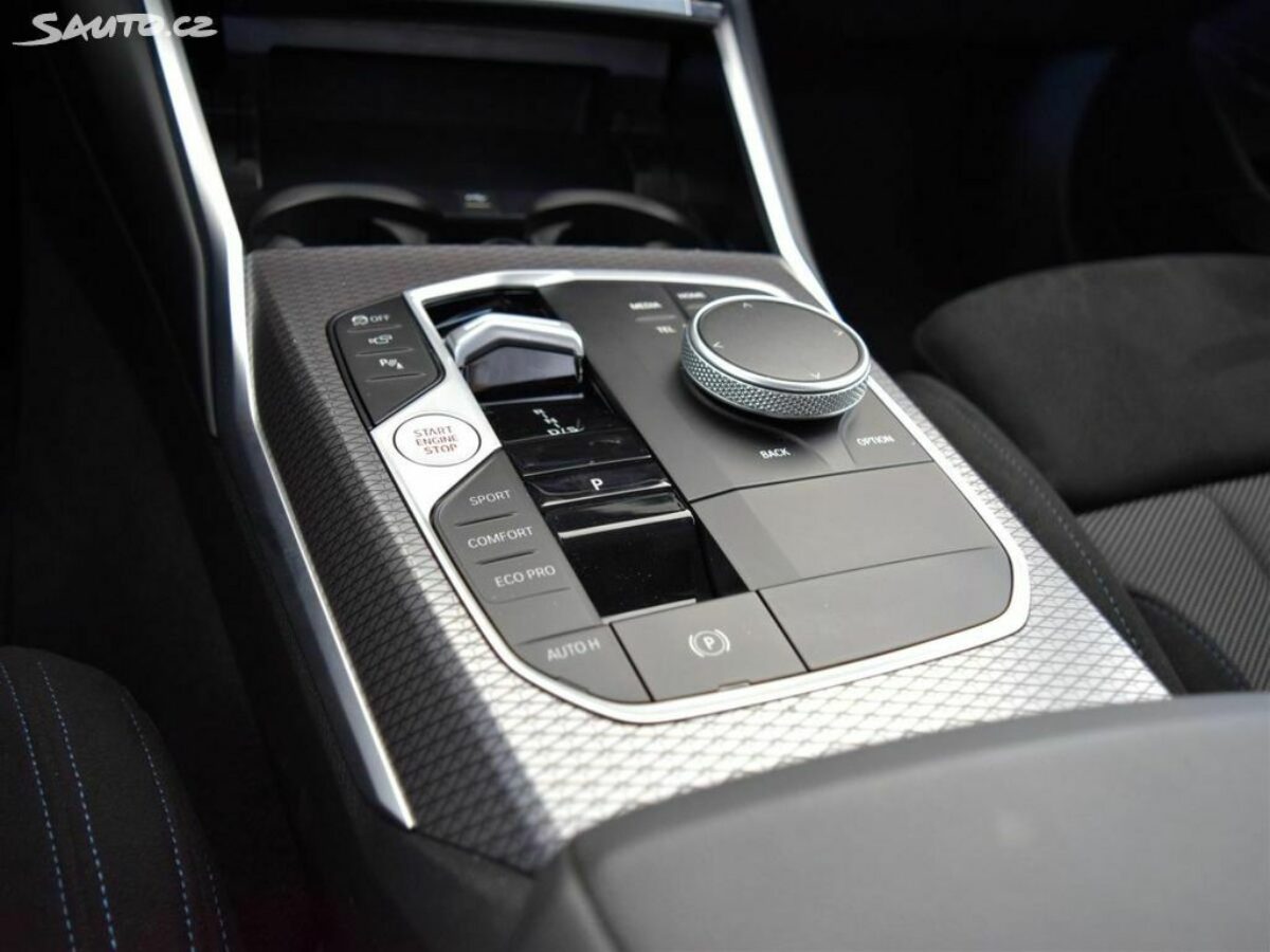 Fotografie vozu - klik pro zvětšení