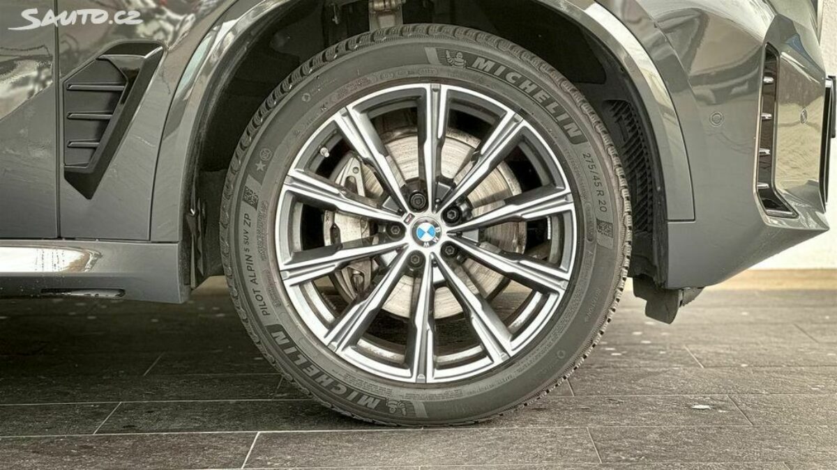 Fotografie vozu - klik pro zvětšení