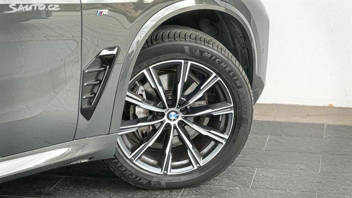 Fotografie vozu - klik pro zvětšení