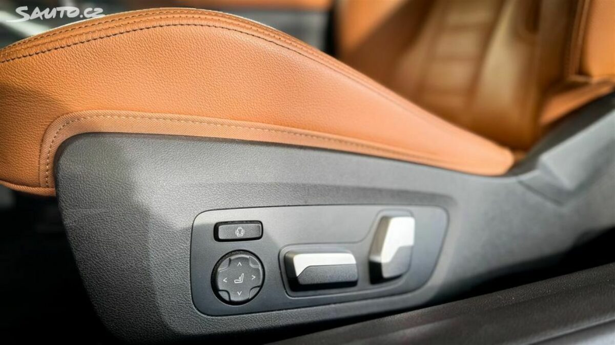 Fotografie vozu - klik pro zvětšení