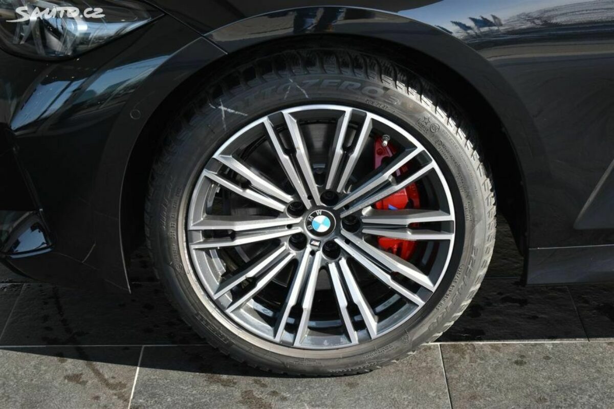 Fotografie vozu - klik pro zvětšení