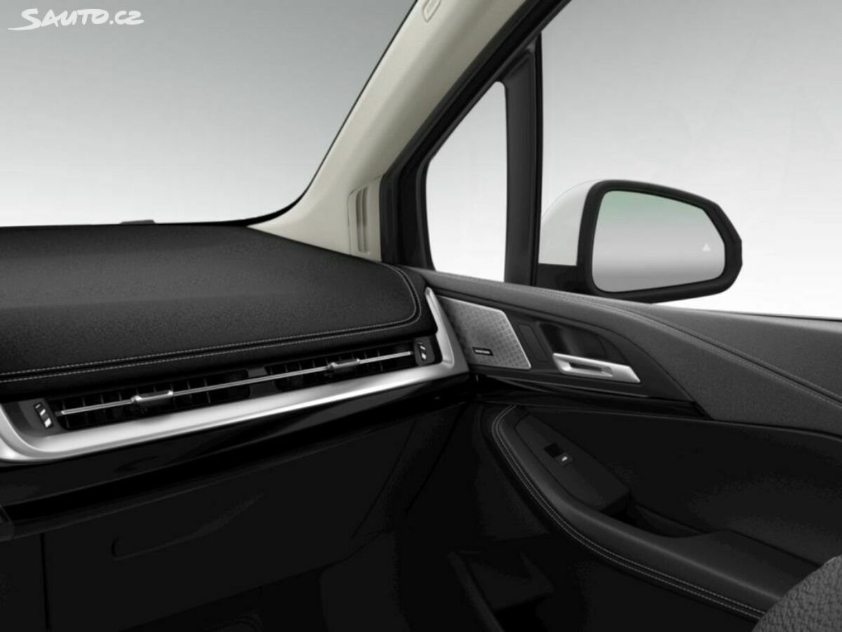 Fotografie vozu - klik pro zvětšení